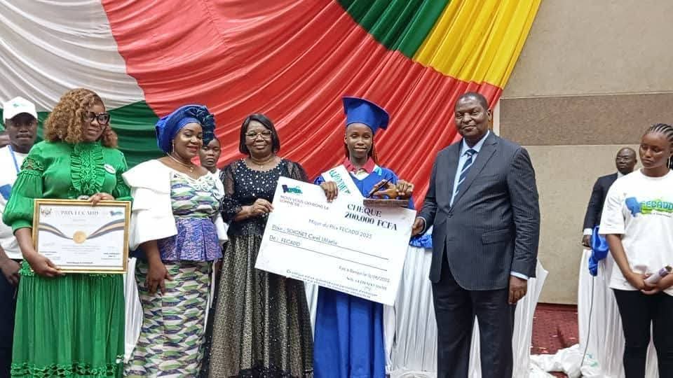 SOUS LE LEADERSHIP DU PRÉSIDENT TOUADÉRA, LA FECADD CÉLÈBRE LES ÉLITES SCOLAIRES